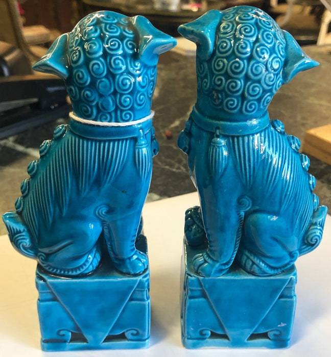 PAIR OF SMALL TURQUOISE FOO DOGS