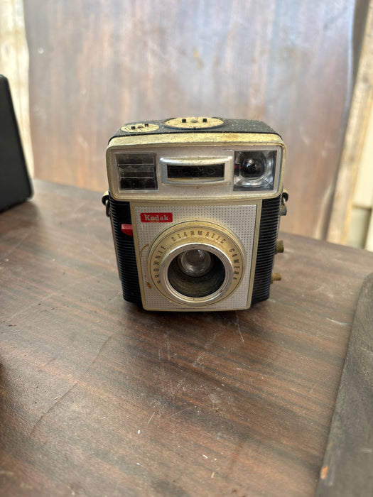 KODAK BROWNIE STARMATIC CAMERA