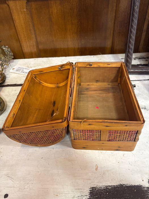 SMALL WOOD AND WICKER BOX WITH DOMED LID
