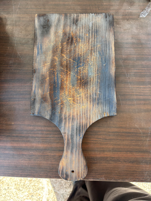 SMALL PINE WOOD CUTTING BOARD WITH HANDLE