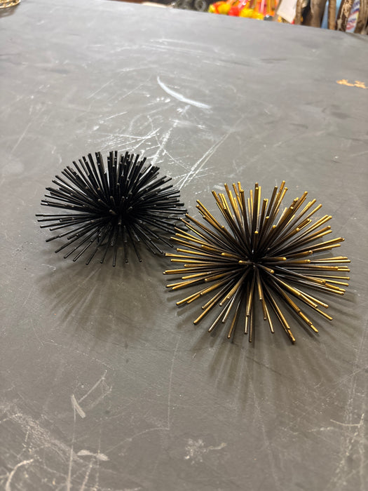 SMALL URCHIN METAL WALL DECOR 1 OF 2