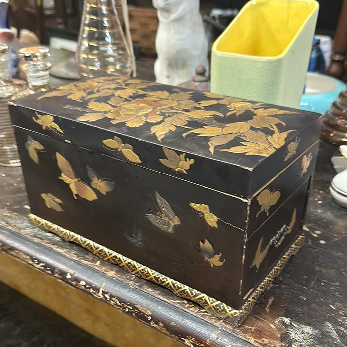 BROWN LACQUER CALLIGRAPHY BOX