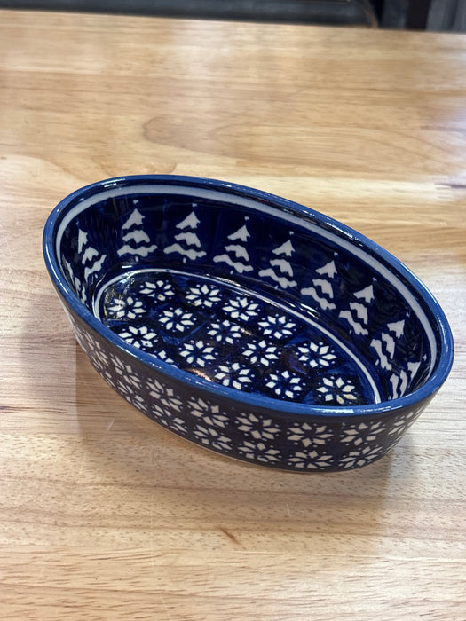 POLISH BLUE AND WHITE OVAL SDISH WITH SNOWFLAKE BOLESLAWIC