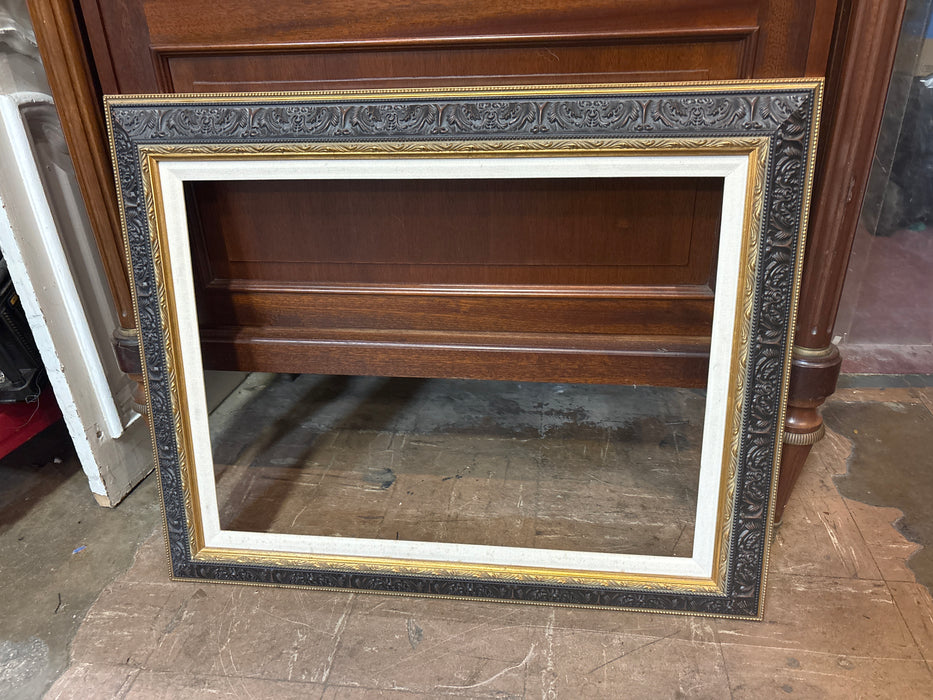 ORNATE MOLDED FRAME WITH LINEN FILET AND GOLD LINER