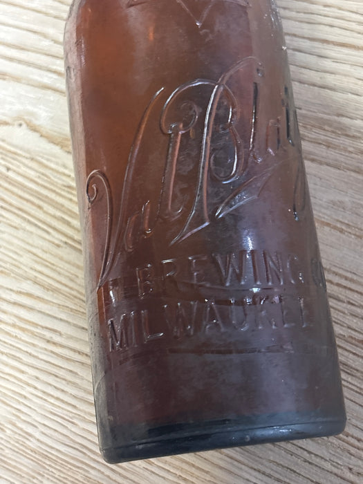 BROWN GLASS BOTTLE VAL BLATZ