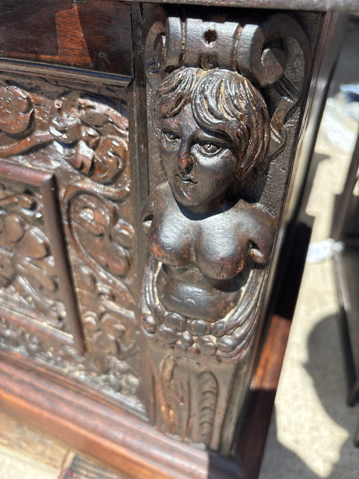 LONG CARVED LION ARM BENCH WITH FLIP TOP