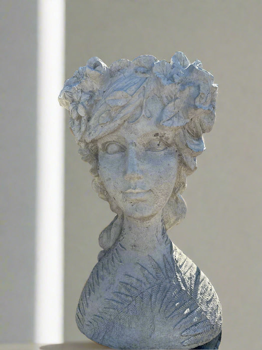 CONCRETE GAIA HEAD PLANTER
