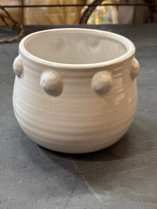 SMALL WHITE POT
