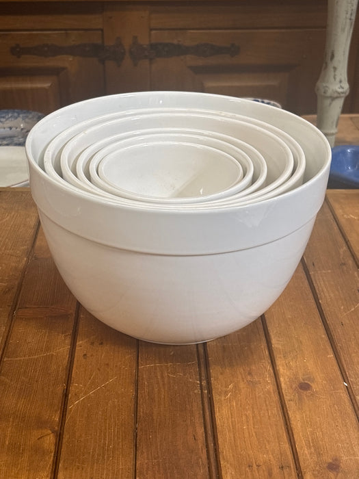 SET OF 6 DEEP WHITE MIXING BOWLS