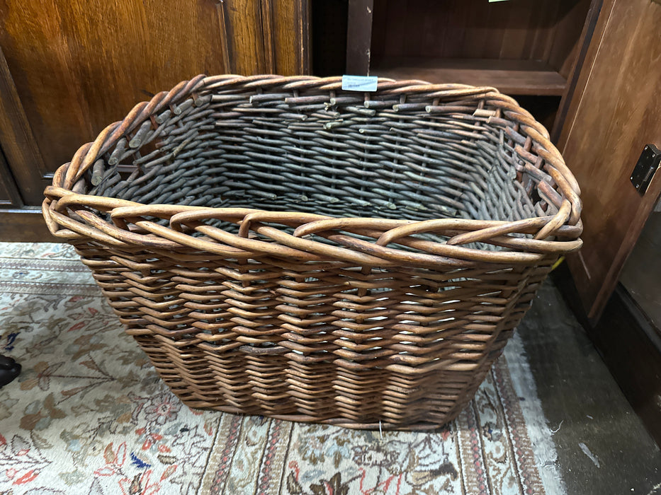 LARGE RECTANGULAR BASKET