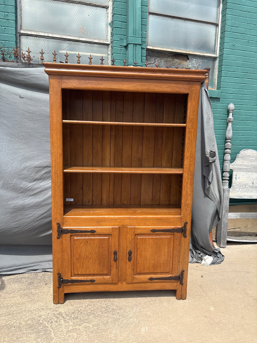 RUSTIC OPEN OAK BOOKCASE WITH 2 DOORS