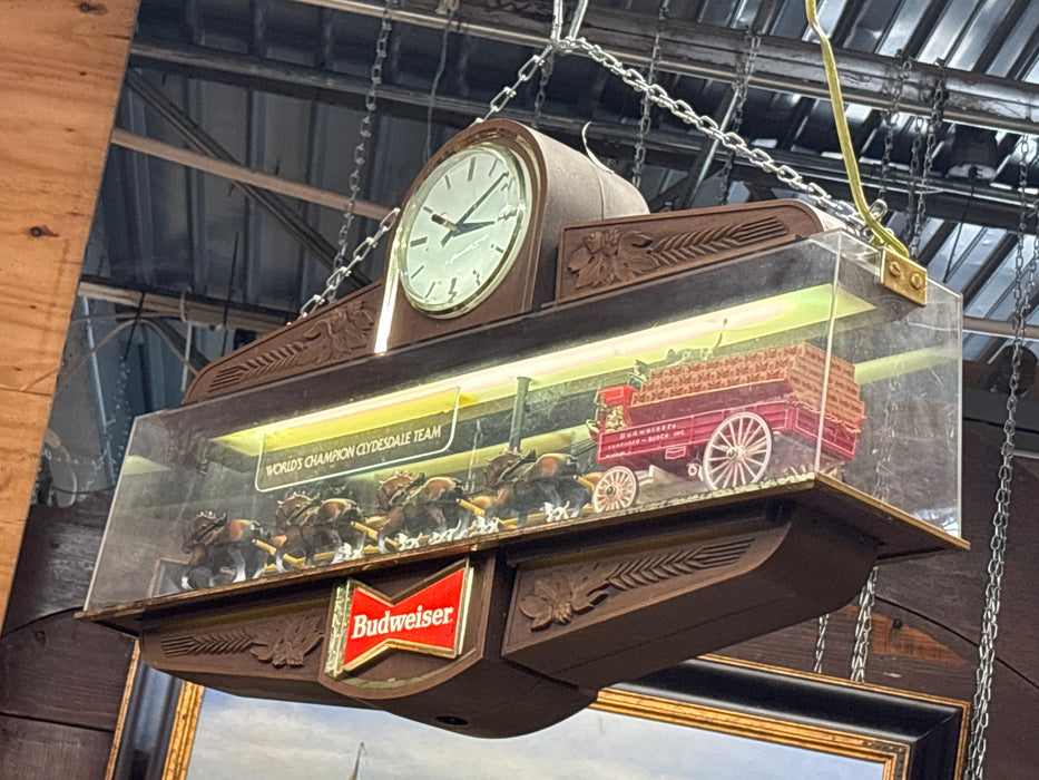 BUDWEISER WORLD CHAMPION CLYDESDALE TEAM CLOCK LIGHT