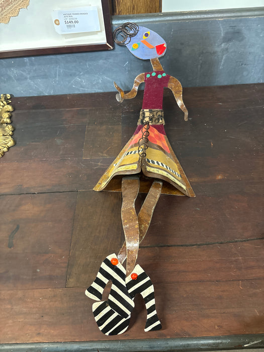 METAL MODERN ART WOMAN WALL HANGER
