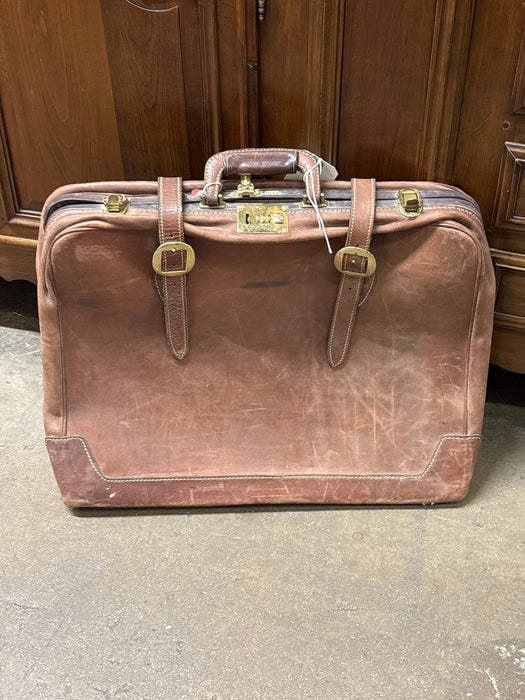 LARGE LEATHER SUITCASE