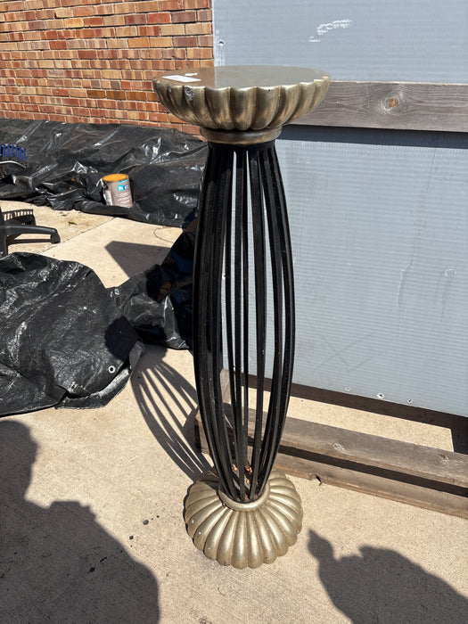 OPEN CAGE PEDESTAL