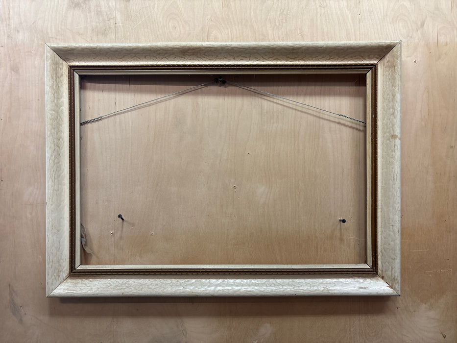MEDIUM WHITE AND BROWN FRAME