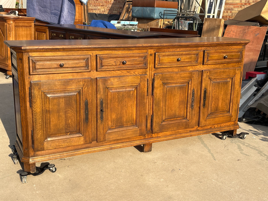 MEDIUM OAK PANEL DOOR SIDEBOARD WITH CANTED CORNERS
