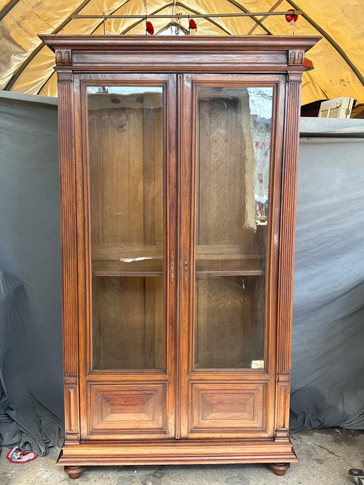 HENRI II WAVY GLASS WALNUT BOOKCASE