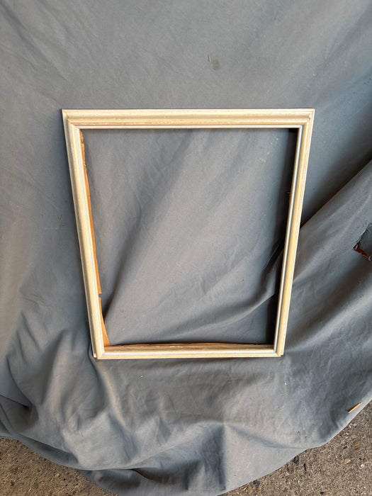 SMALL SIMPLE WHITE WASHED FRAME