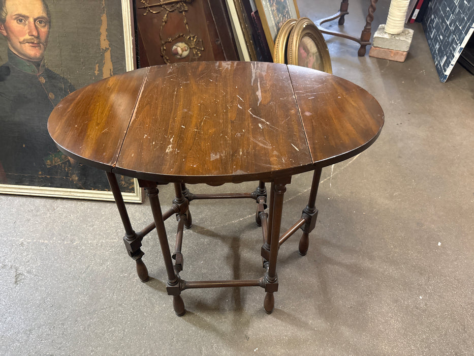 SMALL DROP LEAF TABLE