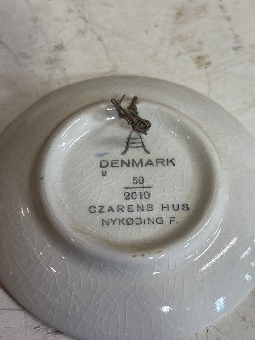 ROYAL COPENHAGEN INN WITH BEAR FOUNTAIN BUTTER PAT