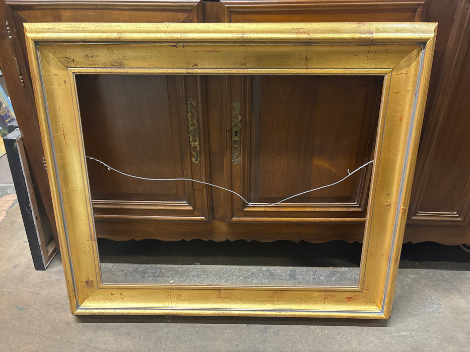 MEDIUM FLARED GOLD FRAME 24”W 30”L