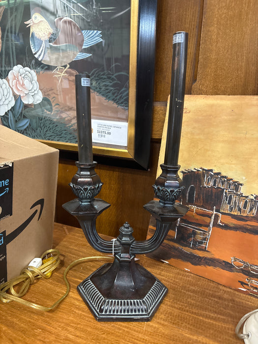 DOUBLE ARM RESIN LAMP
