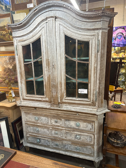 PAINTED VITRINE LOUIS XVI