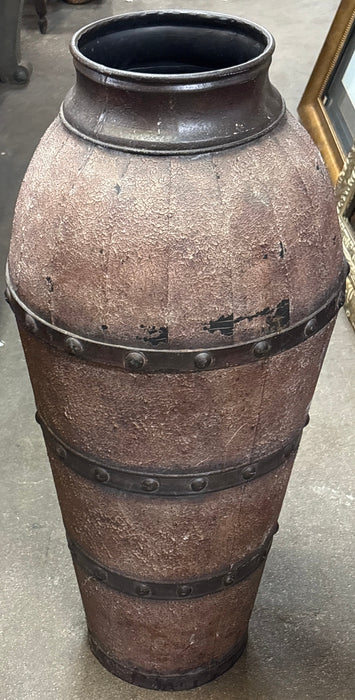 METAL FLOOR VASE