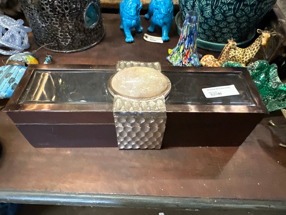 RESIN BOX WITH OVAL STONE