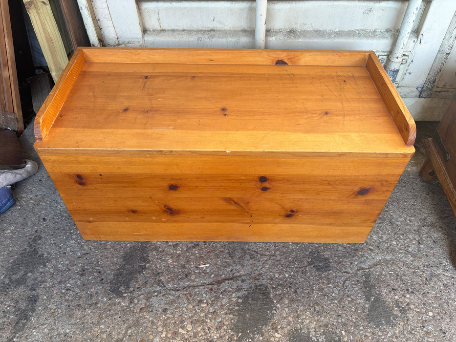 LARGE PINE TOY BOX