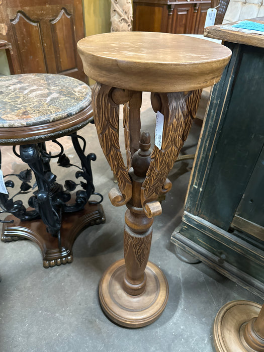 CORBELED PLANT STAND