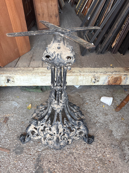 ORNATE BLACK IRON PUB TABLE BASE