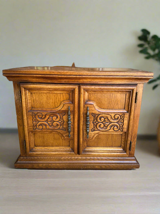 MID CENTURY OAK LOW 2 DOOR CABINET