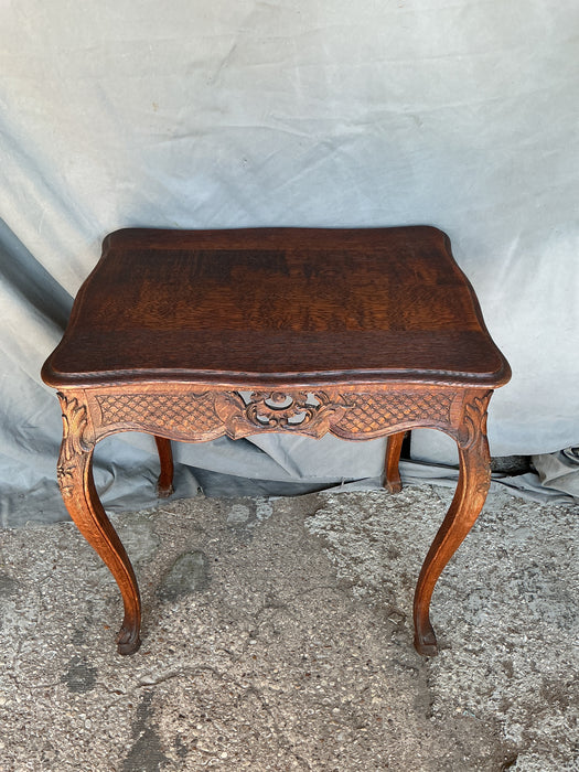 SMALL HOOF FEET LOUIS XVI TURTLE TABLE