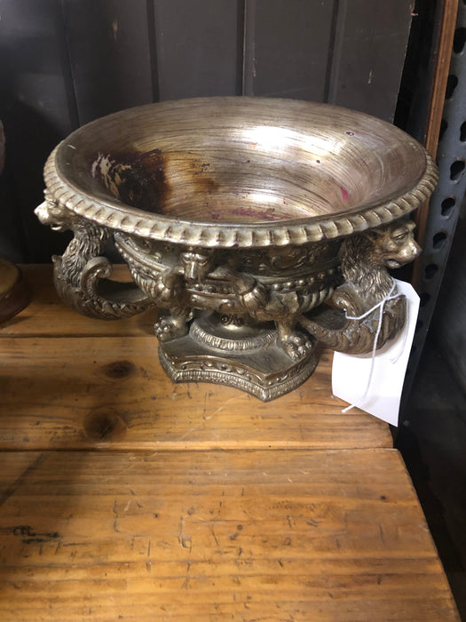 RESIN COMPOTE WITH LION HEADS