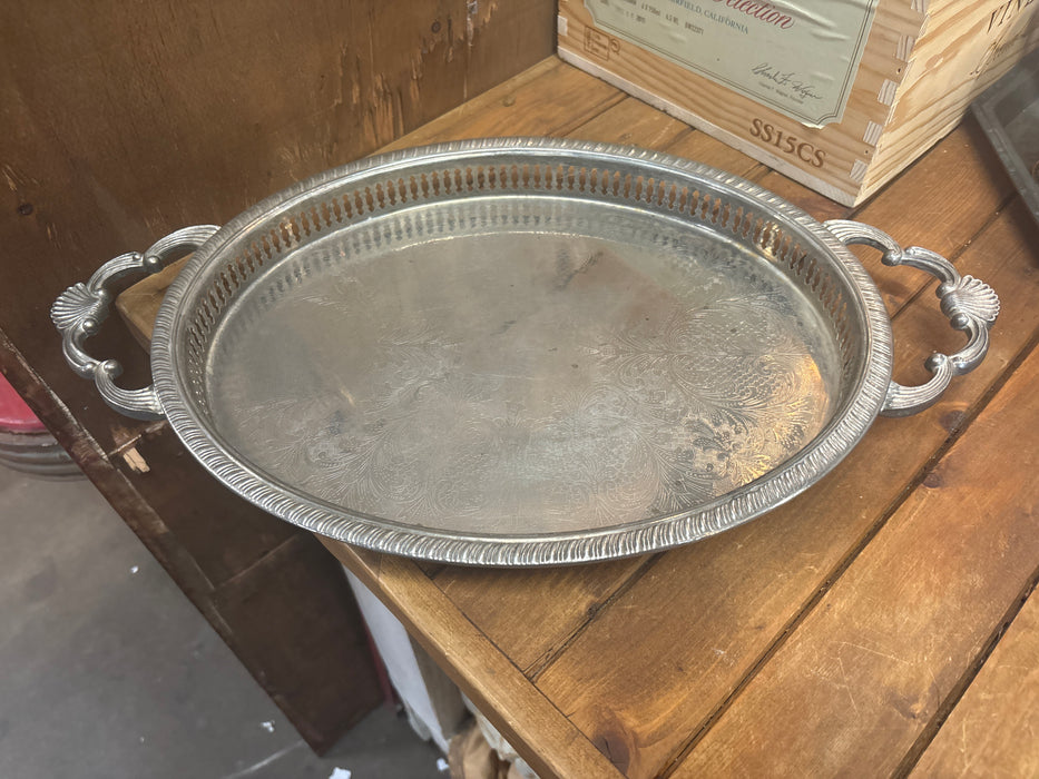 MEDIUM SILVER PLATE TRAY WITH GALLERY