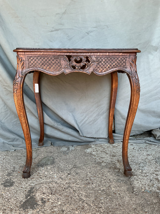 SMALL HOOF FEET LOUIS XVI TURTLE TABLE