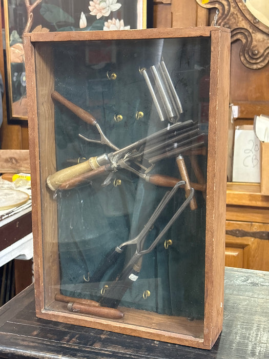 DISPLAY WITH EARLY HAIR STYLING TOOLS