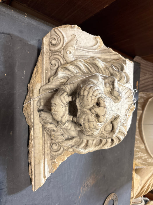 SMALL CONCRETE LION HEAD