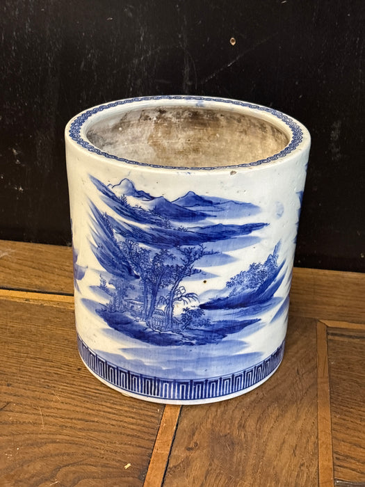 EARLY JAPANESE BLUE AND WHITE BRUSH POT