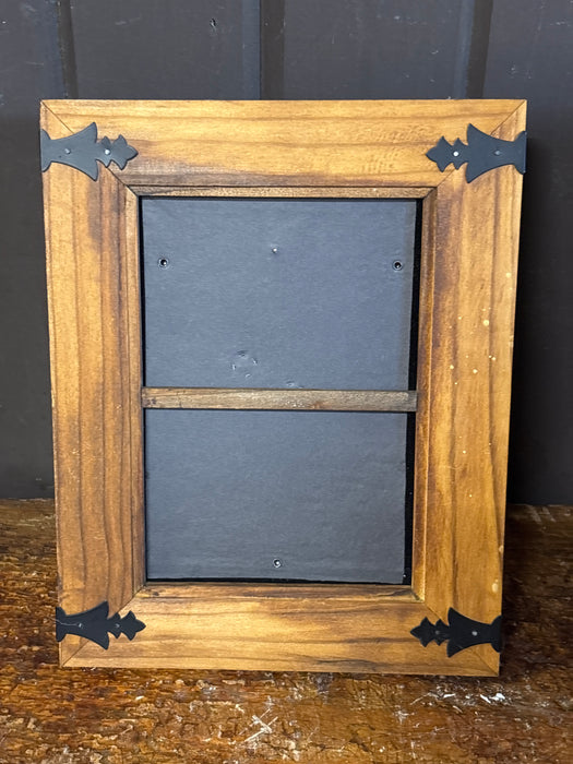 SMALL WINDOW SHAPED FRAME