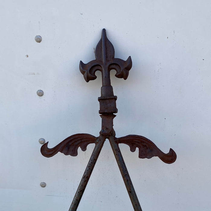 IRON METAL ARCH