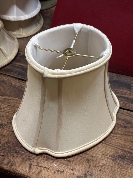 SMALL SHAPED LINEN SHADE