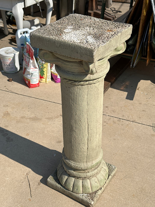 GREEN PILLAR STYLE PLANT STAND AS IS