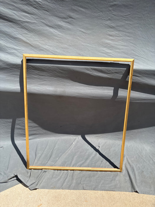 MEDIUM GOLD MODERN FRAME