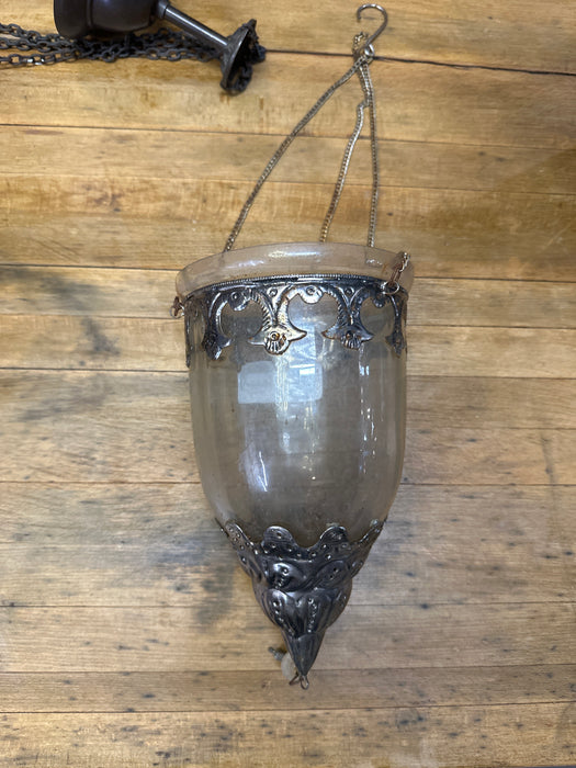 CLEAR GLASS VASE IN SILVER PLATE HANGING HOLDER