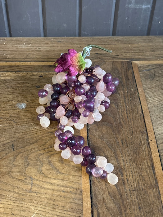 SMALL PURPLE AND WHITE GRAPE CLUSTER