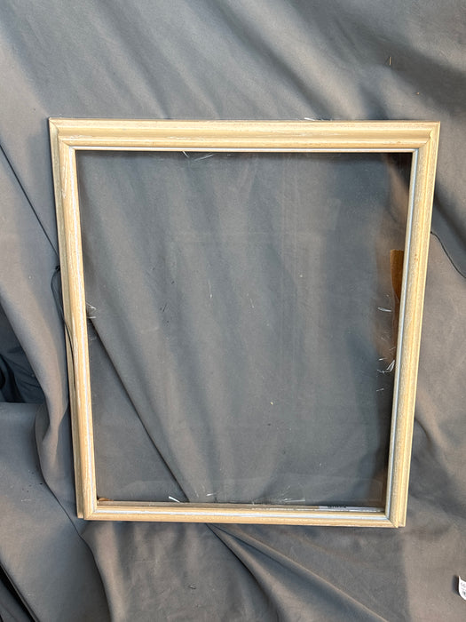 SMALL SIMPLE WHITE WASHED FRAME