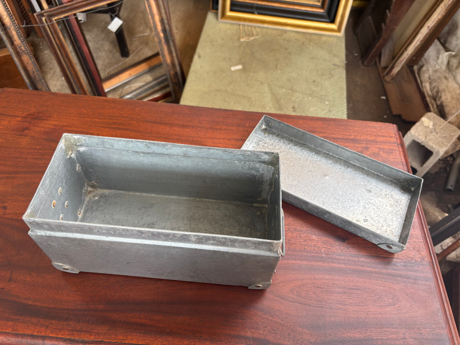 SILVER HANDLED BOX 1 OF 4